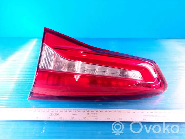 Ford Focus Lampy tylnej klapy bagażnika JX7B13A602E