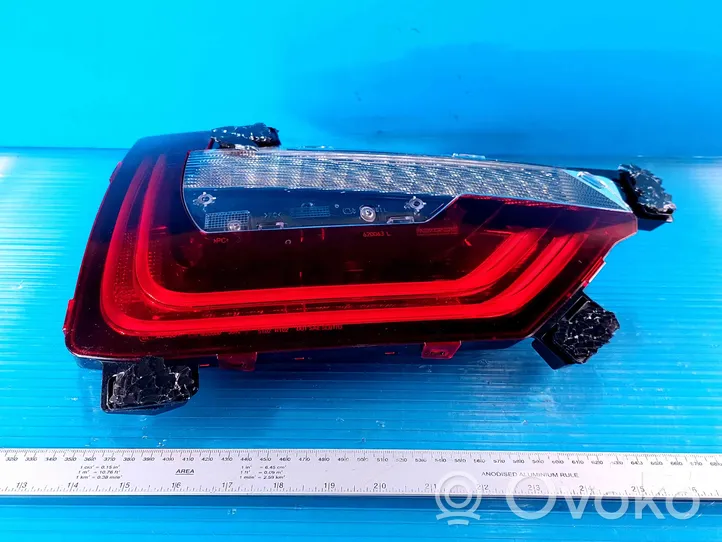 BMW i3 Lampy tylnej klapy bagażnika 6321738960