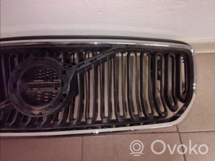 Volvo XC40 Griglia superiore del radiatore paraurti anteriore 31457342