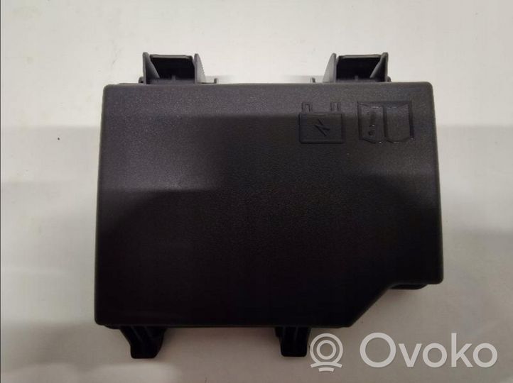 Land Rover Discovery Sport Couvercle de boîte à fusibles K8D214A076AC