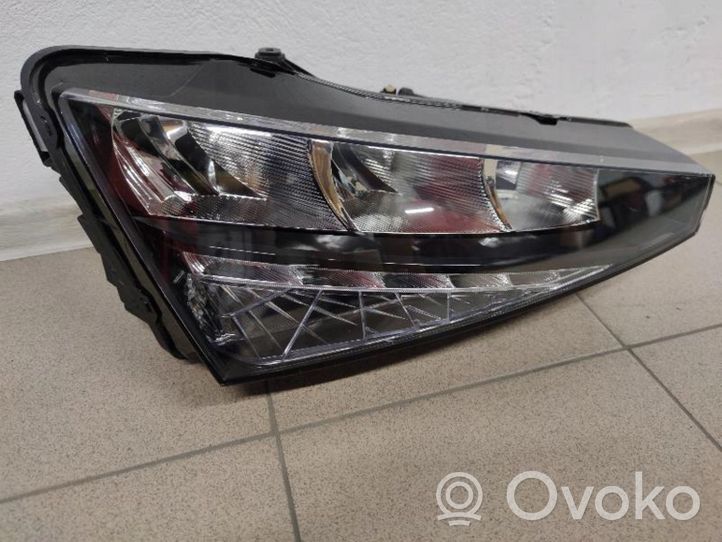 Skoda 130 Lampa przednia 657941016