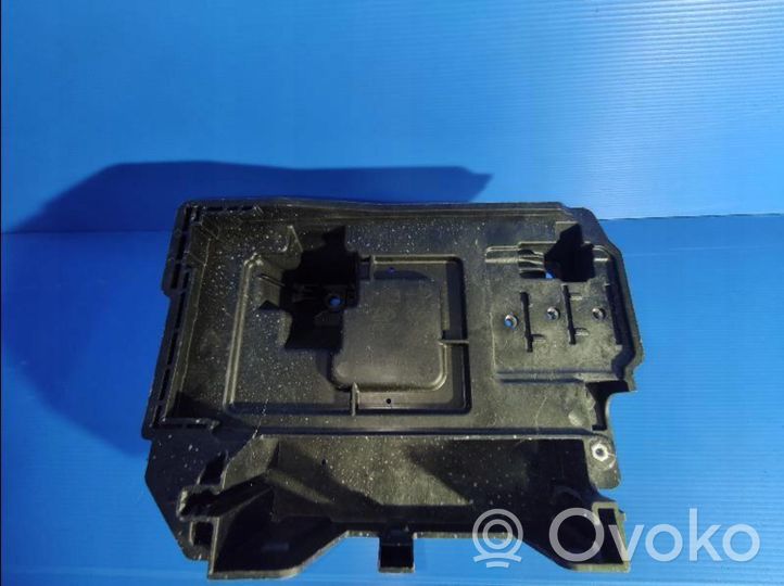 Hyundai Santa Fe Battery box tray 