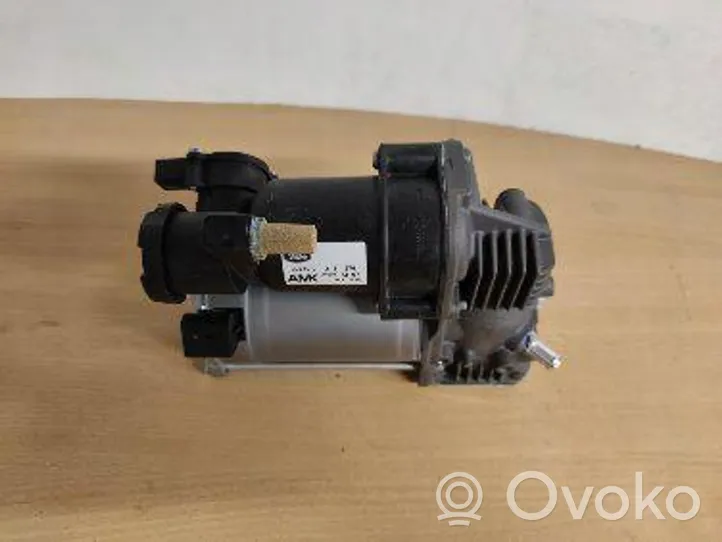 Land Rover Discovery 4 - LR4 Ilmajousituksen kompressoripumppu 108156-107100