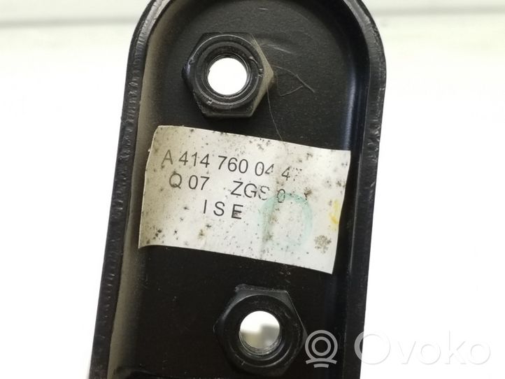 Mercedes-Benz Vaneo W414 Guida a rullo centrale per portellone scorrevole A4147600447