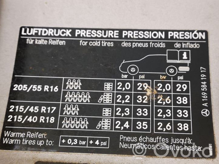 Mercedes-Benz B W245 Bouchon, volet de trappe de réservoir à carburant A1695841917