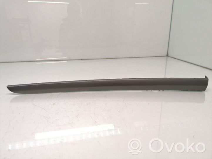 Toyota Avensis T250 Rivestimento della portiera posteriore 67721