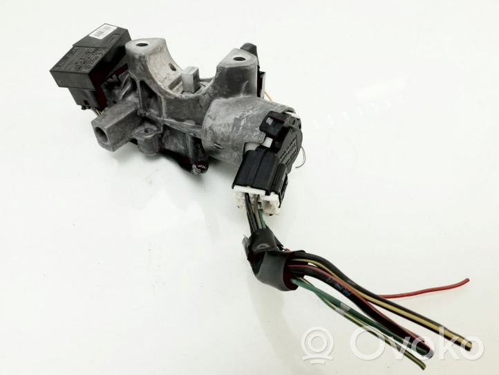 Toyota Avensis T250 Kit centralina motore ECU e serratura 8966105C71