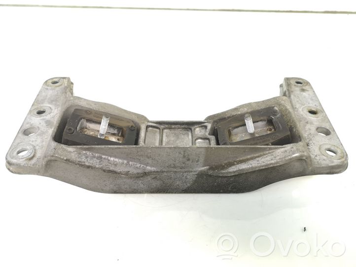 BMW 5 E60 E61 Pagalvė pavarų dėžės 6761093