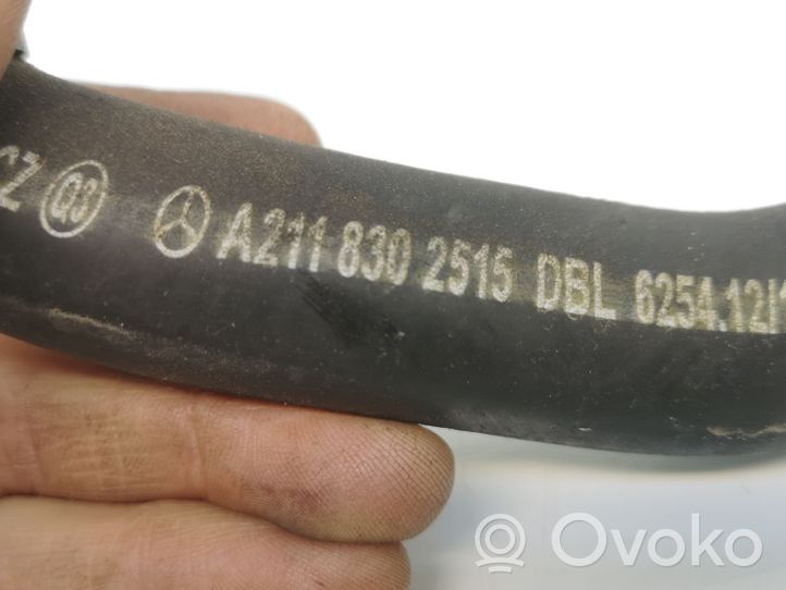 Mercedes-Benz E W211 Tubo flessibile del liquido di raffreddamento del motore A2118302515