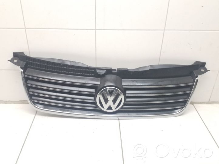 Volkswagen PASSAT B5.5 Griglia anteriore 3B0853651L