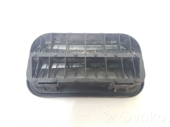 Volkswagen PASSAT B5.5 Quarter panel pressure vent 4A0819181