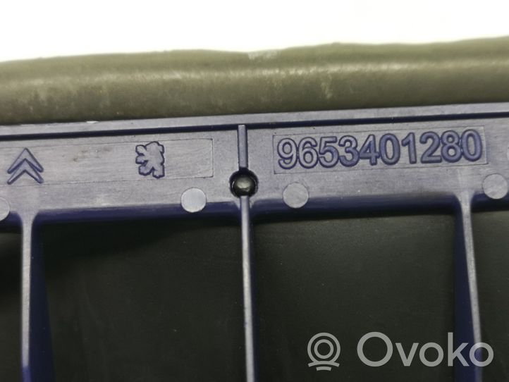 Peugeot Expert Kratka wentylacyjna pod zderzakiem tylnym 9653401280