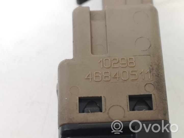 Fiat Idea Czujnik położenia pedału sprzęgła 46840511