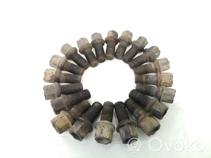 Volkswagen PASSAT B5 Nuts/bolts 