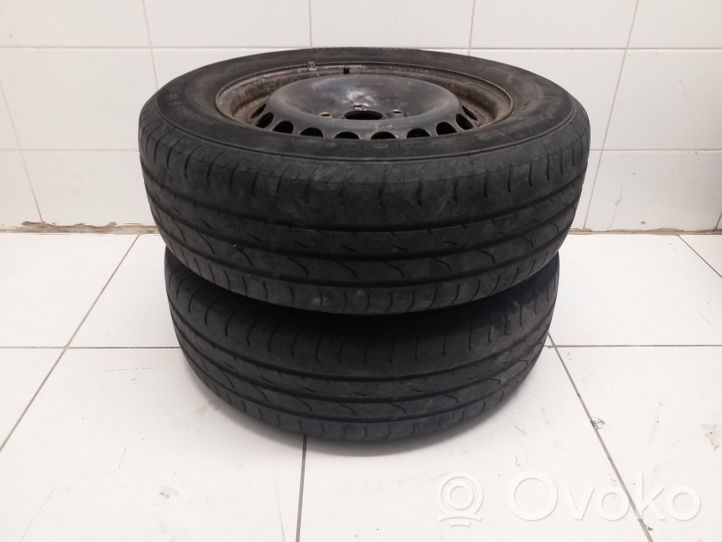 Volkswagen PASSAT B5 Felgi aluminiowe R15 8D0601027