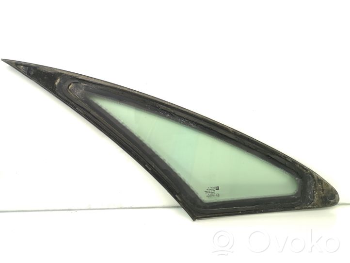 Opel Astra H Front triangle window/glass 