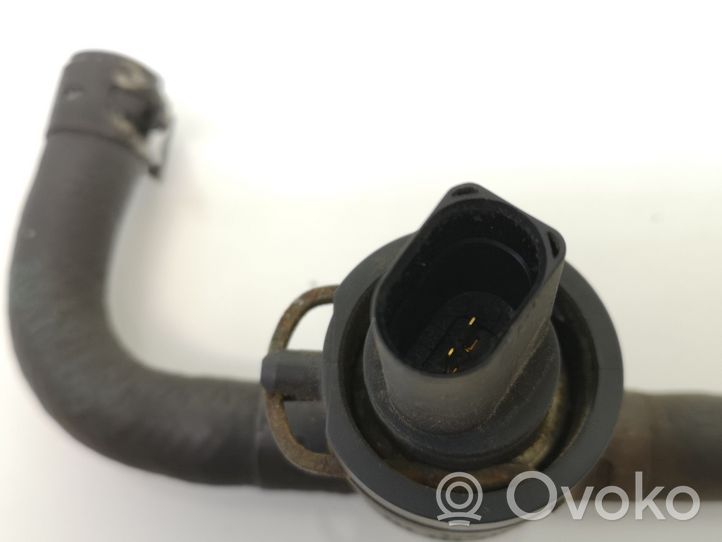 Volkswagen Polo IV 9N3 Tuyau d'alimentation conduite de carburant 038906081B