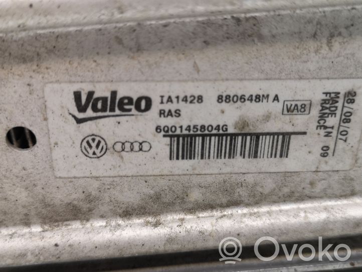 Volkswagen Polo IV 9N3 Välijäähdyttimen jäähdytin 6Q0145804G
