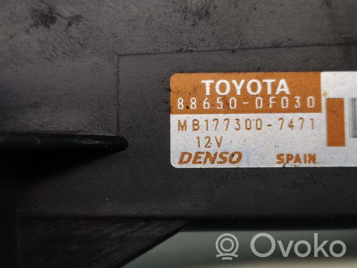 Toyota Corolla Verso E121 Sterowania klimatyzacji / Ogrzewania 886500F030