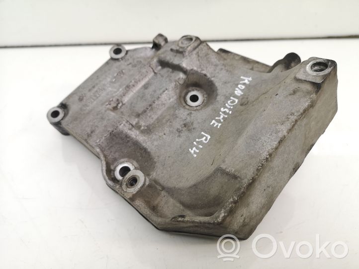 Audi A4 S4 B7 8E 8H Staffa di montaggio del compressore dell’A/C 038260885C