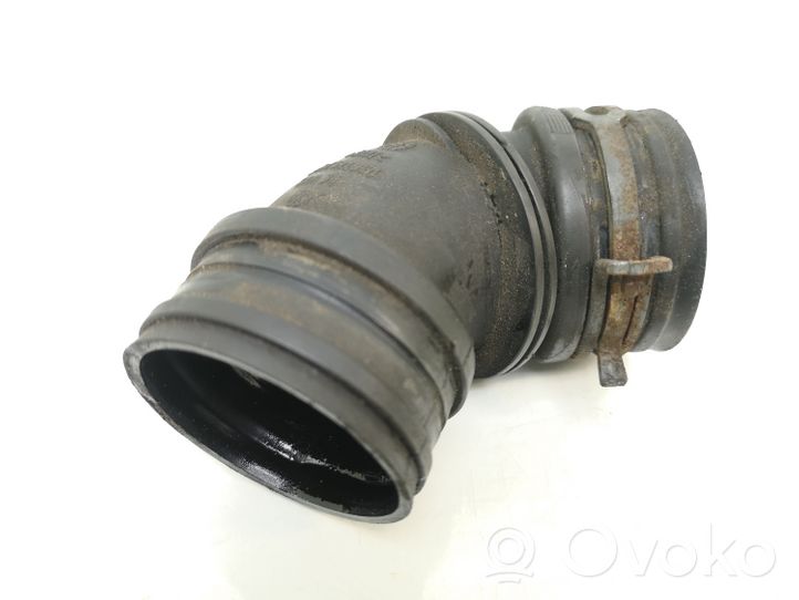 Volkswagen Golf V Tube d'admission de tuyau de refroidisseur intermédiaire 03C145747C