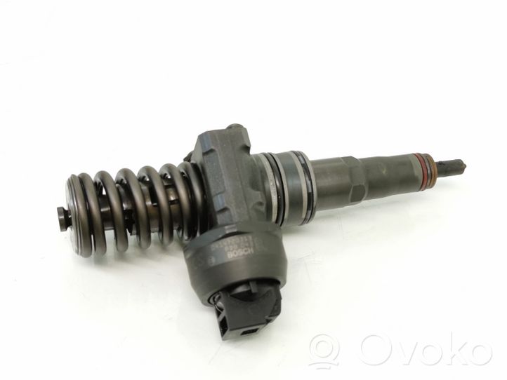 Volkswagen Touran I Injecteur de carburant 038130073BN