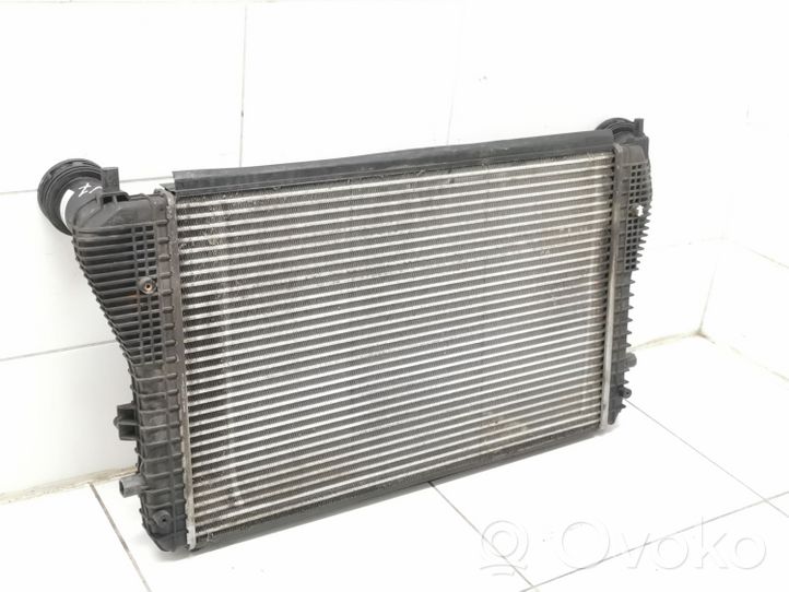 Volkswagen Jetta V Chłodnica powietrza doładowującego / Intercooler 1K0145803E