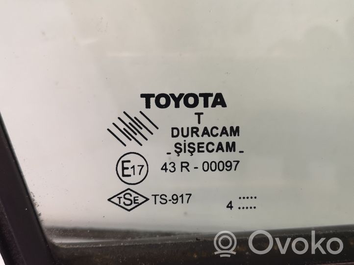 Toyota Corolla Verso E121 Szyba karoseryjna drzwi tylnych 682150F010