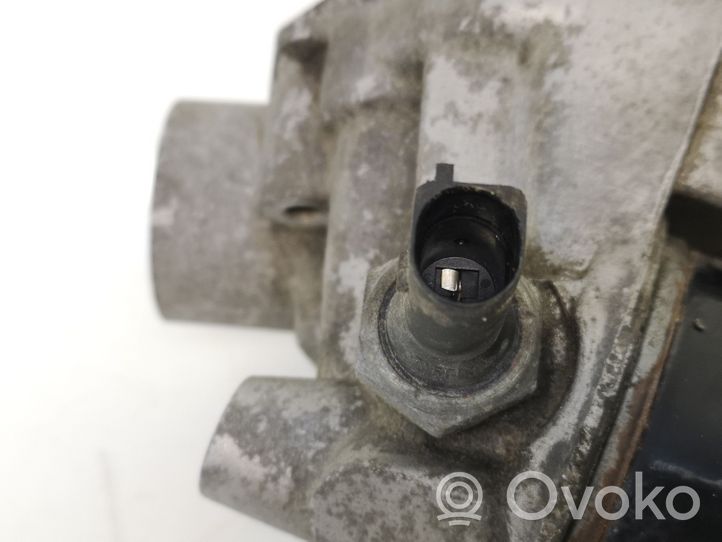 Audi A3 S3 A3 Sportback 8P Mocowanie / uchwyt filtra oleju 06A115417