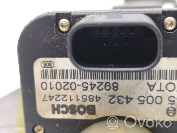 Toyota Corolla Verso E121 Giunto cardanico del piantone dello sterzo 0404720B