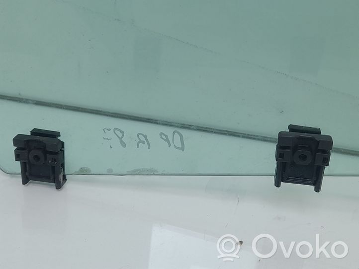 Citroen Berlingo priekšējo durvju stikls (četrdurvju mašīnai) 