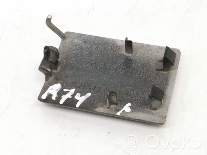 Mercedes-Benz E W211 Tappo/coprigancio di traino anteriore A2118850026