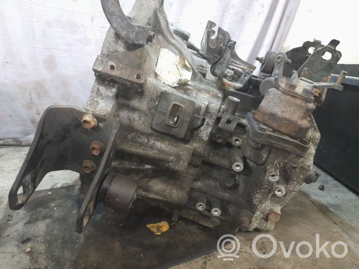 Toyota Avensis T250 Boîte de vitesses manuelle à 6 vitesses 303002D141