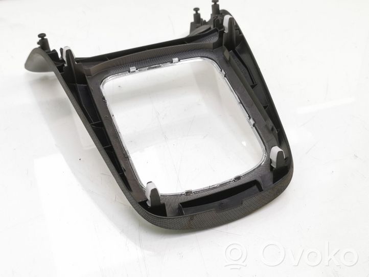 Toyota Avensis T250 Rivestimento in plastica cornice della leva del cambio 92141