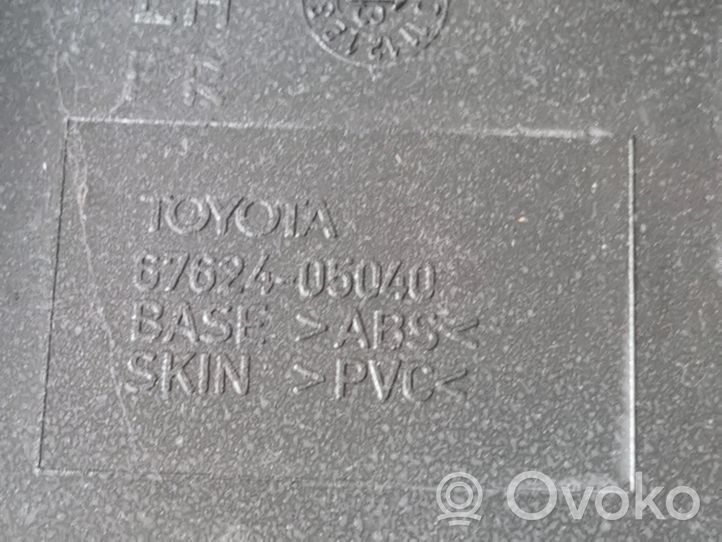 Toyota Avensis T250 Boczki / Poszycie drzwi przednich 6762405040