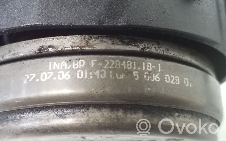 Volkswagen PASSAT B6 Butée, récepteur d'embrayage 0A5141671A