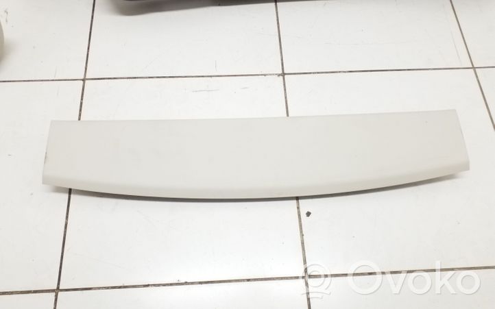 Ford Focus Tailgate/boot cover trim set BM51A46404A