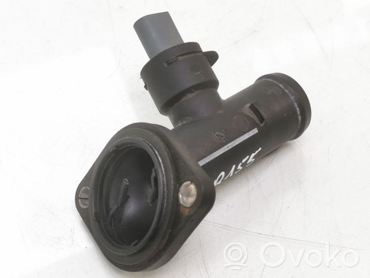 Volkswagen PASSAT B6 Tuyau de liquide de refroidissement moteur 03G121121D