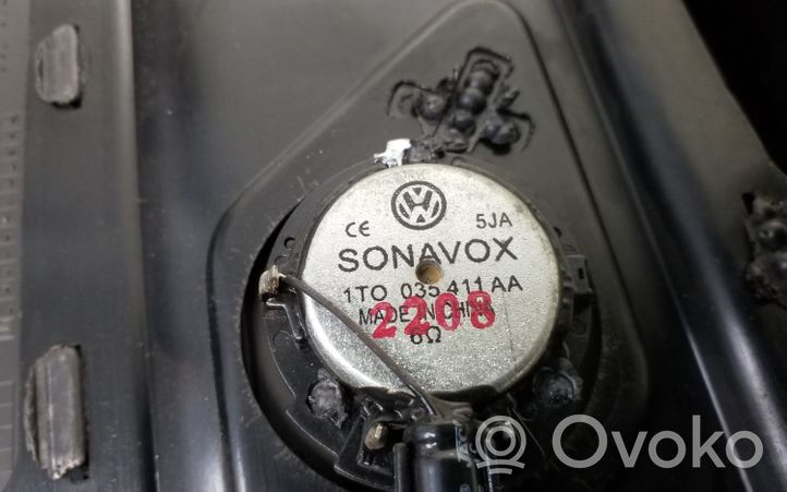 Volkswagen Touran I Takaoven verhoilu 1T0867211023