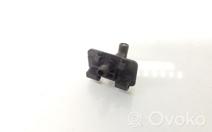 Opel Combo D Windshield washer spray nozzle 