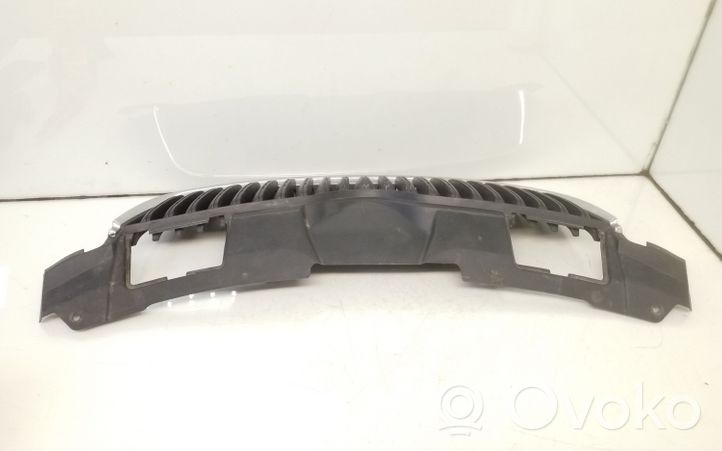 Skoda Roomster (5J) Griglia superiore del radiatore paraurti anteriore 5J0853668A