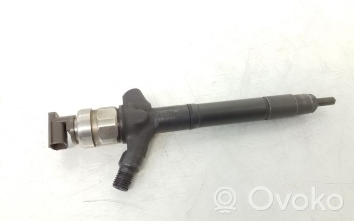 Toyota Avensis T250 Inyector de combustible 236700R180