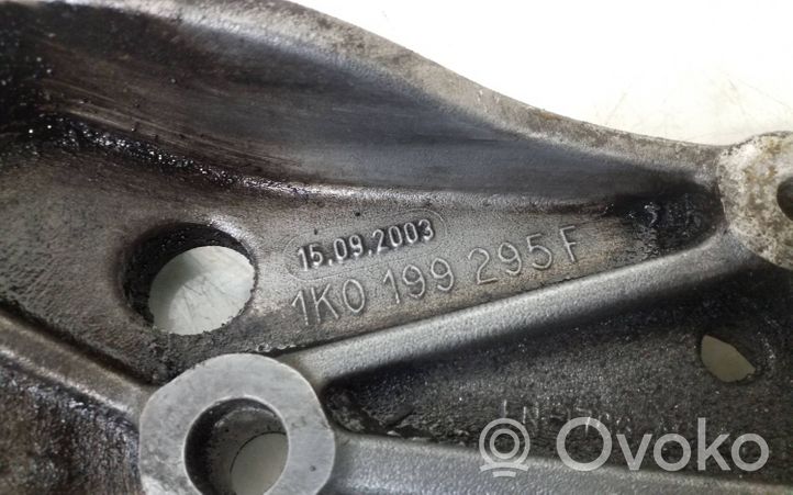 Volkswagen Jetta V Front lower control arm/wishbone 1K0199295F