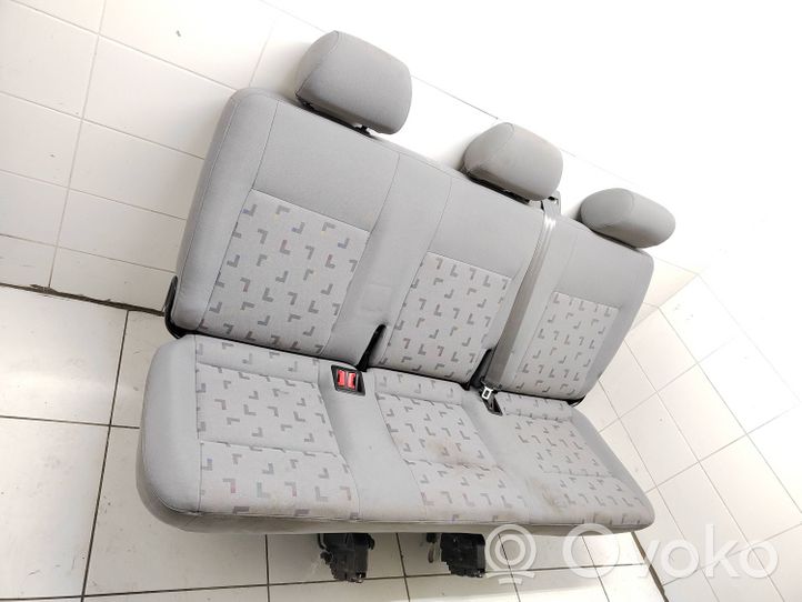 Volkswagen Transporter - Caravelle T4 Third row seats 7H0881321