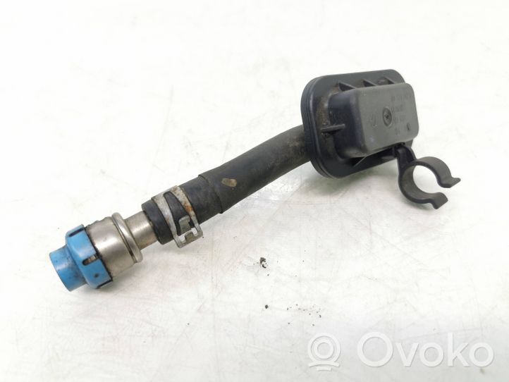 Volkswagen PASSAT B8 Tubo/manguera de la línea de combustible 5Q0127242B