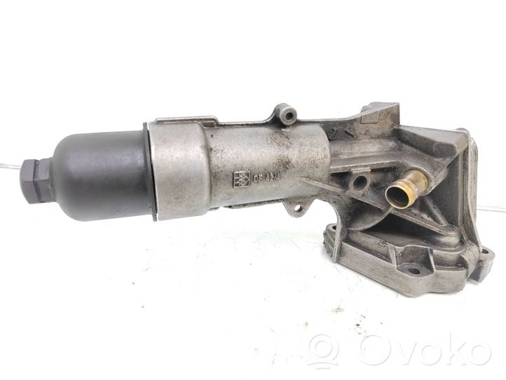 Mercedes-Benz E W211 Support de filtre à huile 199900032