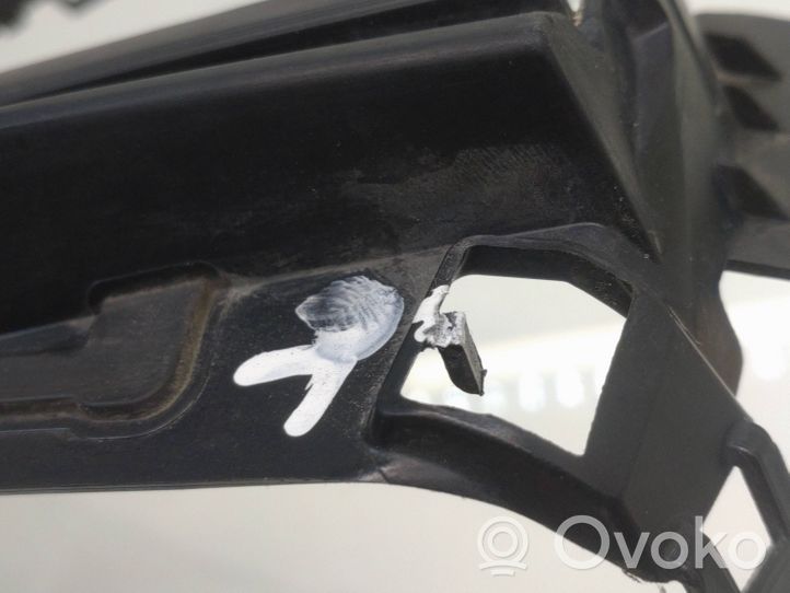 Mercedes-Benz EQC Ajovalon valaisimen alalista 11150020060