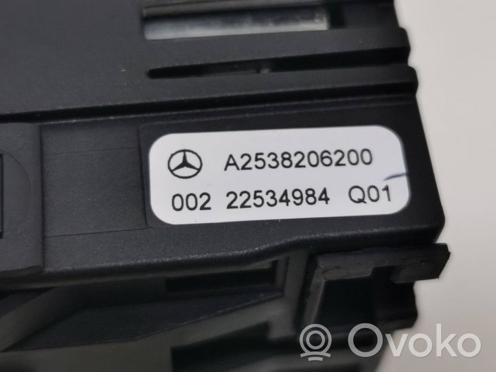 Mercedes-Benz EQC USB-pistokeliitin A2538206200