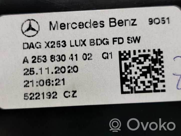 Mercedes-Benz EQC Takaosan ilmakanavan tuuletussuuttimen ritilä A2538304102
