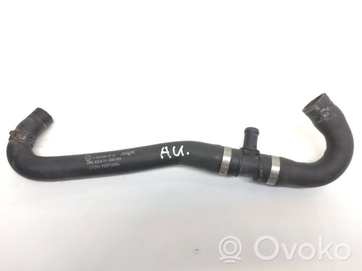 Mercedes-Benz Vito Viano W639 Engine coolant pipe/hose A6398329123
